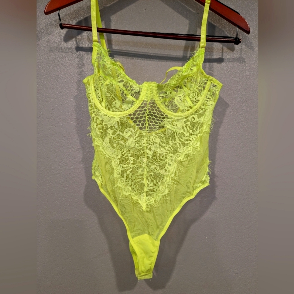 Sexy lace neon yellow bodysuit TIC TOC size medium